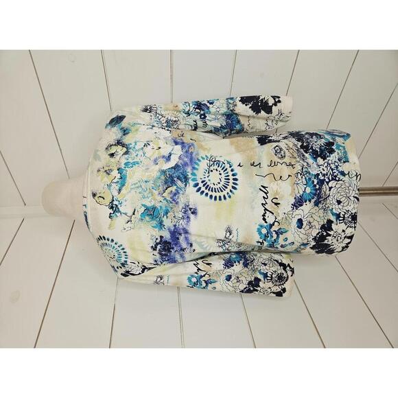 Christopher & Banks medium cream & blue 3/4 sleeve tee shirt. Comfy & cute! - Picture 2 of 5